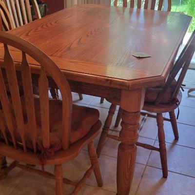 Sale Photo Thumbnail #70: Nice Kitchen Table