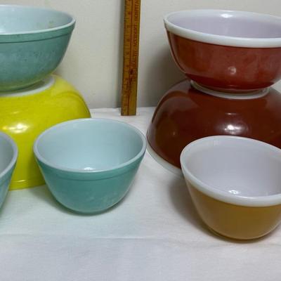 Vintage PYREX Nesting Bowls