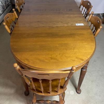 Early American Dining Table With Leaves & Hutch 