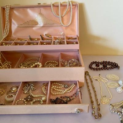 Chest Of Treasures, Pearl-like