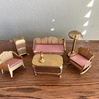 Miniature Dollhouse Furniture