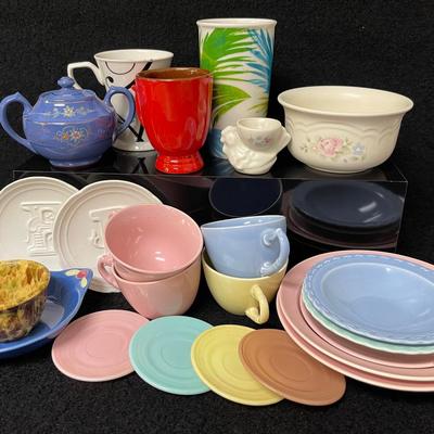 “Pfaltzgraff,” “Vernon Kilns,” “Lu-Ray,” and More Vintage Dishes