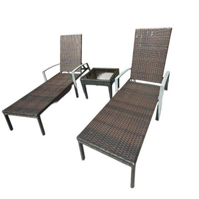 Adjustable Aluminum Lounge Chairs with Table and Rug