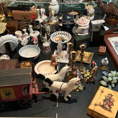Assorted Vintage Home Decor Items 