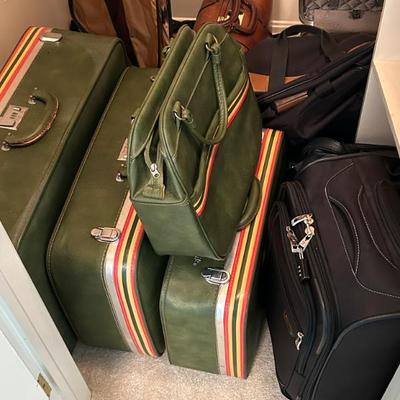 Vintage Amelia Earhart Luggage Set and Other VIntage Luggage Pieces 