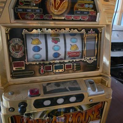 Slot machine 