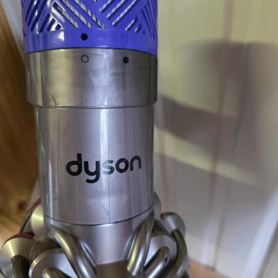Dyson vac