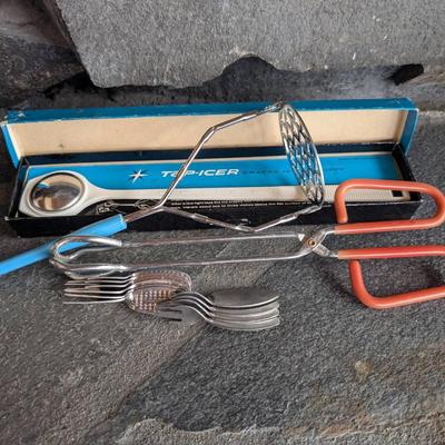 Vintage Tap-Icer, Kitchen Utensils And Corn Cobbers 