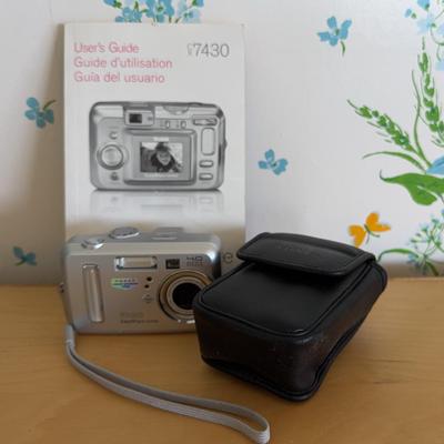 Kodak Easy Share Digital Camera/Small Binoculars 