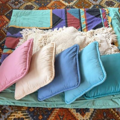 Comforter And Pillows 1980s