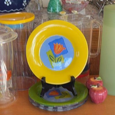 Guzzini Acrylic Pitcher//Acylic Napkin Rings/Arcoroc Matys Dessert Plates 