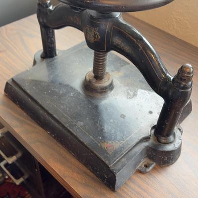 Cast Iron Book Press. 1932