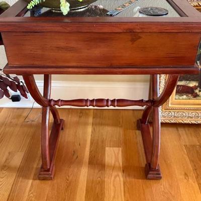Accent table display case 