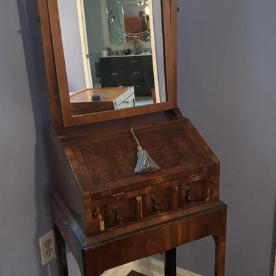 Mini Vanity in Burled Wood
