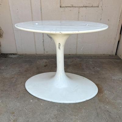 Mid-Century Saarinen Tulip Table