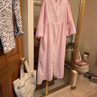 Sale Photo Thumbnail #176