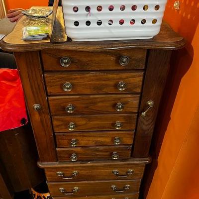 Sale Photo Thumbnail #141