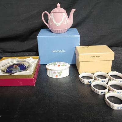 Wedgwood "Wild Strawberry" Trinket Dish W/ Household Decor