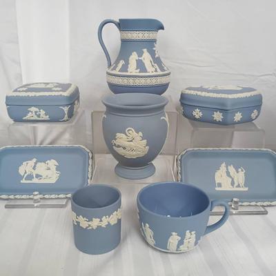 8pc Wedgwood Cream/Lavender Pitcher And Jasperware Set