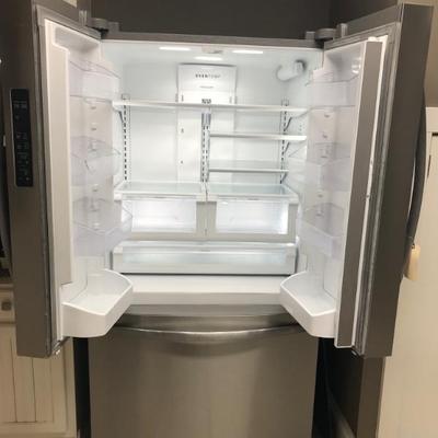 Sale Photo Thumbnail #103: Frigidaire side by side $399