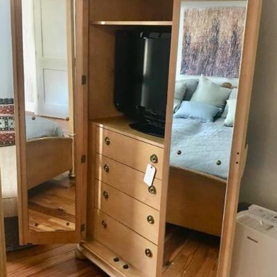 Sale Photo Thumbnail #3: Bernhardt armoire $895