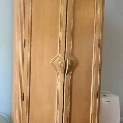Sale Photo Thumbnail #2: Bernhardt armoire $895