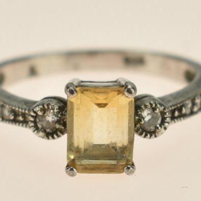 Sterling Silver 1.5 Carat Emerald-Cut Citrine Ring