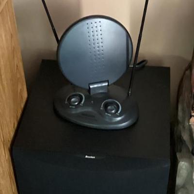 Antenna and speaker