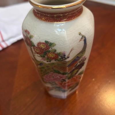 Vintage japanese white peacock vase