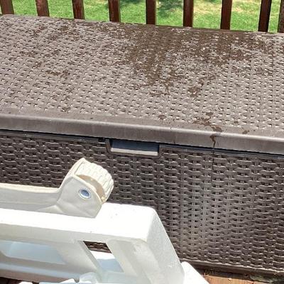 Deck storage container