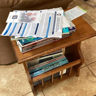 Side table magazine rack