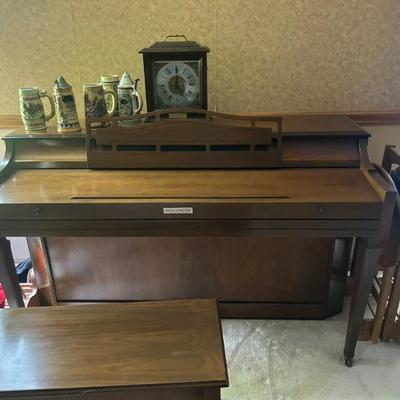 Baldwin piano