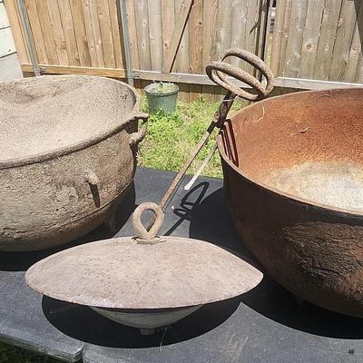 Large Cauldrons
