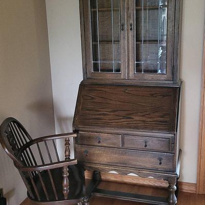 Ethan Allen Writing Desk & Chair (LR)