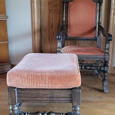 Tudor Chair & Ottoman (LR)
