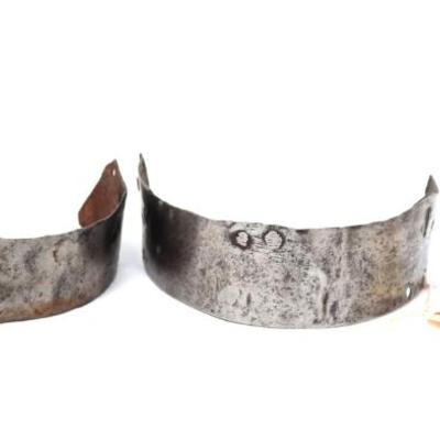 Sale Photo Thumbnail #142: Lot 142 european elements of armour 16th 17th c