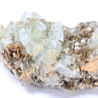 Lot 4 high grade aquamarine crystal