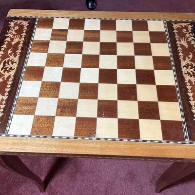 32pc Vintage Wooden Chess Set With Inlaid Wooden Table 