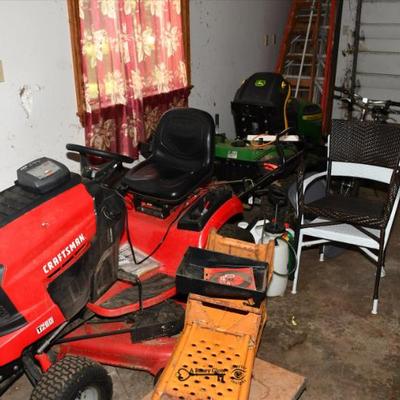 823 garage