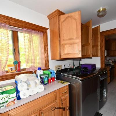 836 laundry room