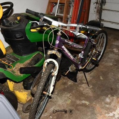 825 garage