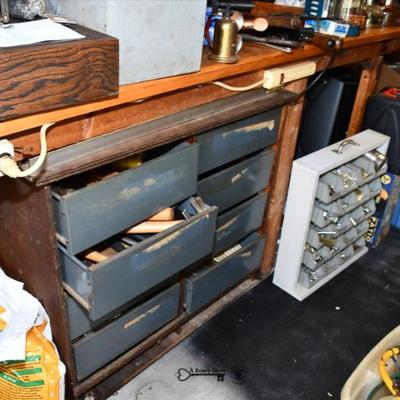 1002 garage