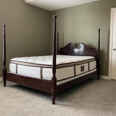 Vintage Ethan Allen Georgian Style Four Poster Queen Bed Frame