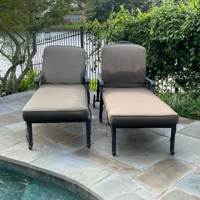 Lounge Chairs With Cushions