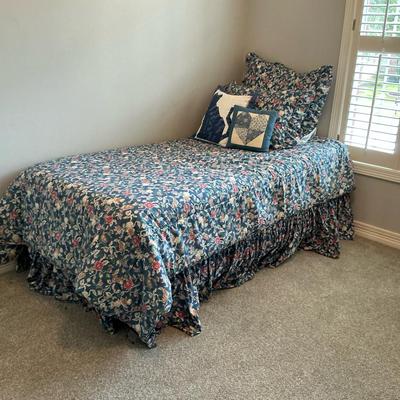 Ralph Lauren Comforter Set And Blanket No. 1