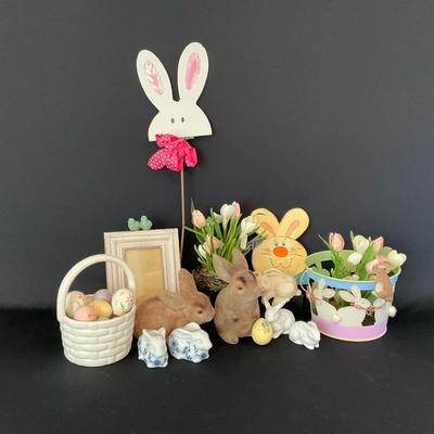 Easter Baskets, Bunnies & Blooms