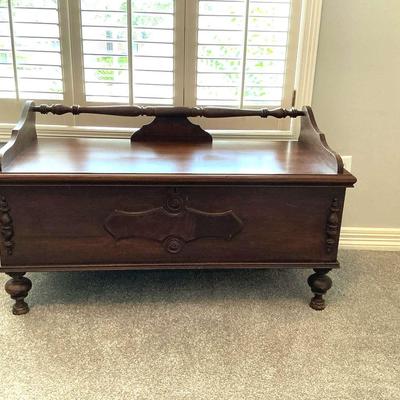 Lane Wooden Cedar Chest