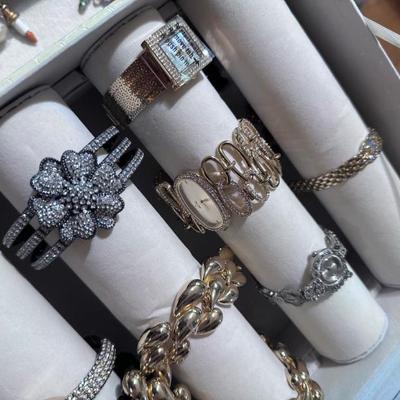 Sale Photo Thumbnail #299