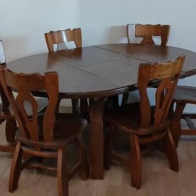 Round Table With 6 Chairs