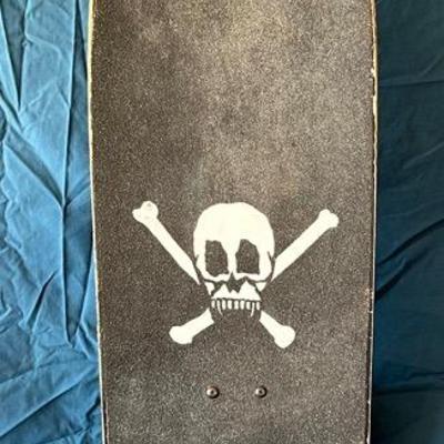 30” Skull And Crossbone Skateboard